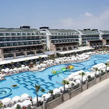 Crystal Waterworld & Ośrodek wypoczynkowy