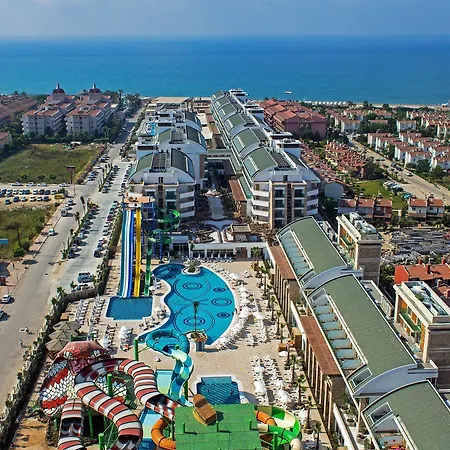 Crystal Waterworld & Ośrodek wypoczynkowy